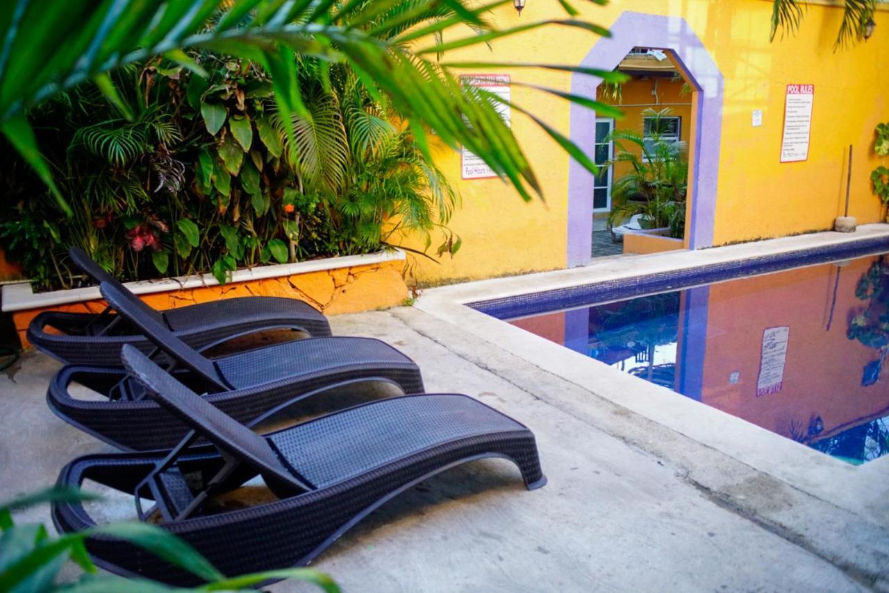 Weary Traveler Hostel Тулум Екстериор снимка