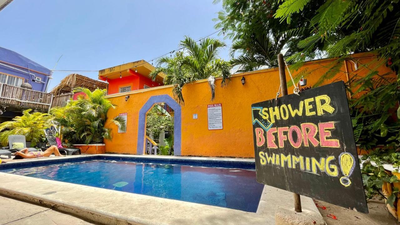 Weary Traveler Hostel Тулум Екстериор снимка