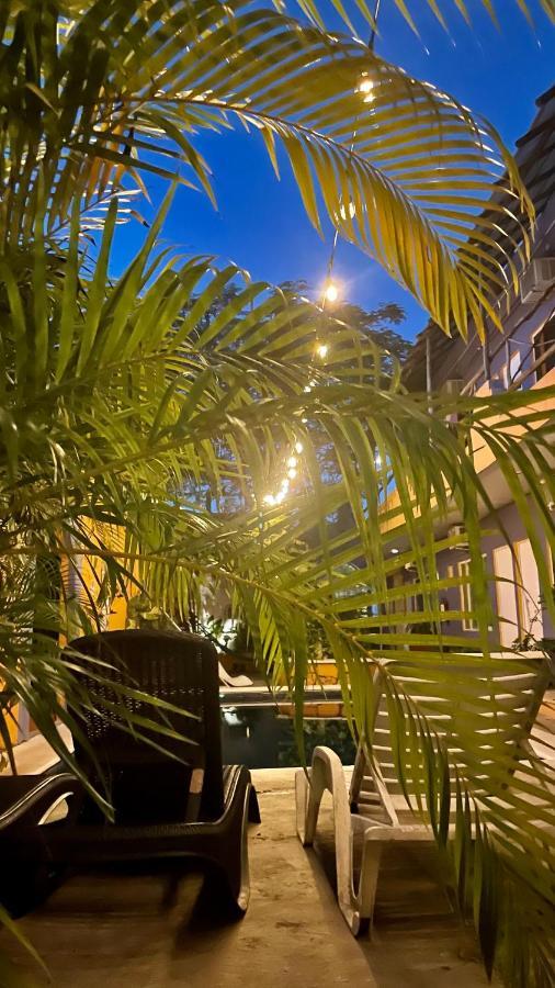 Weary Traveler Hostel Тулум Екстериор снимка