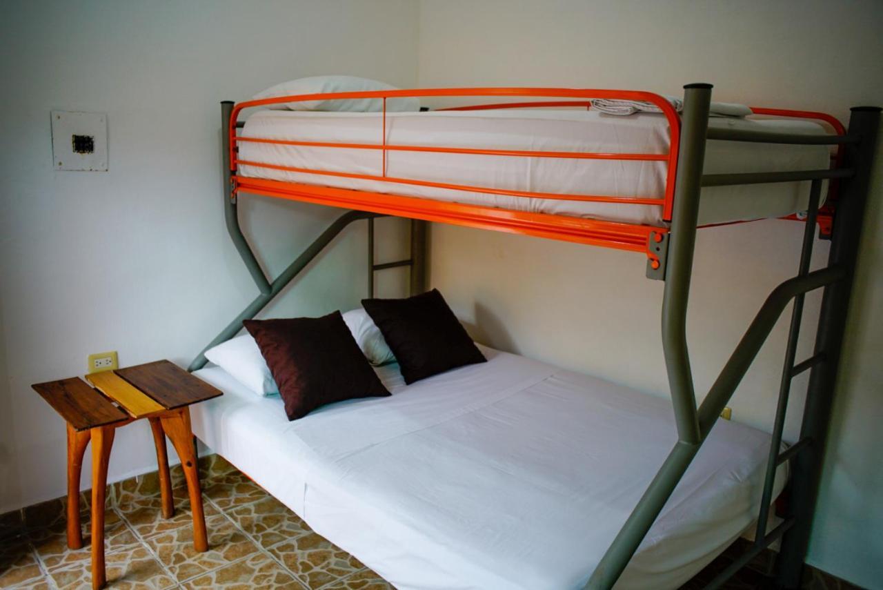 Weary Traveler Hostel Тулум Екстериор снимка