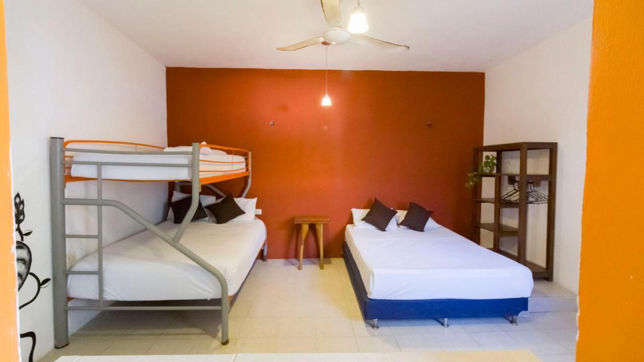 Weary Traveler Hostel Тулум Екстериор снимка